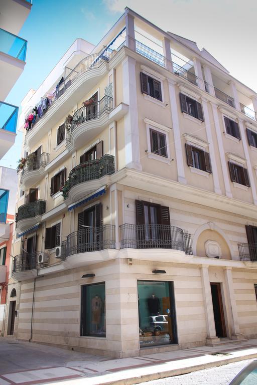 Napolitano Palace Margherita Di Savoia Buitenkant foto